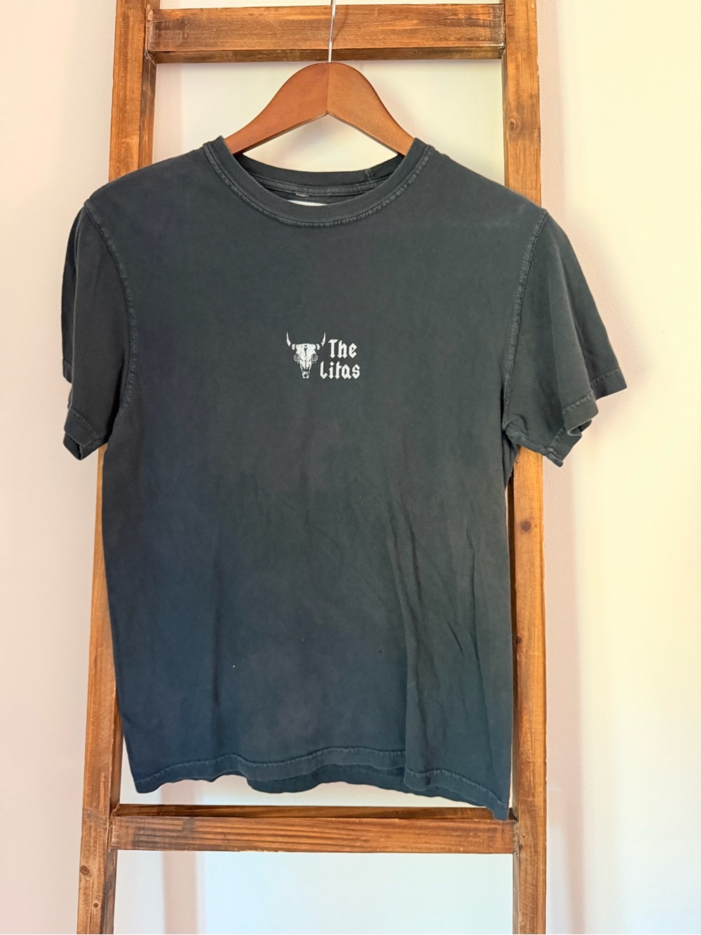 The Litas Graphic Tee - Black Short Sleeve Crewneck